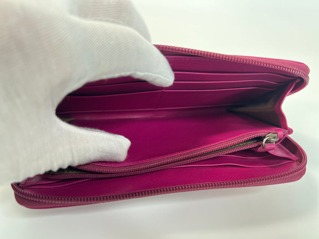 Salvatore Ferragamo Vara Bow Zip-Around Wallet